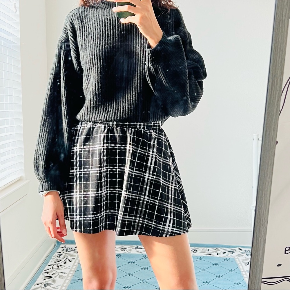 Black and white mini skirt